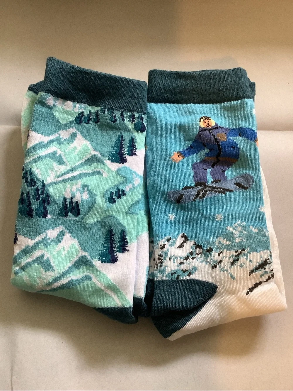 Bundle of 5 Men's Fun Graphic Crew Socks